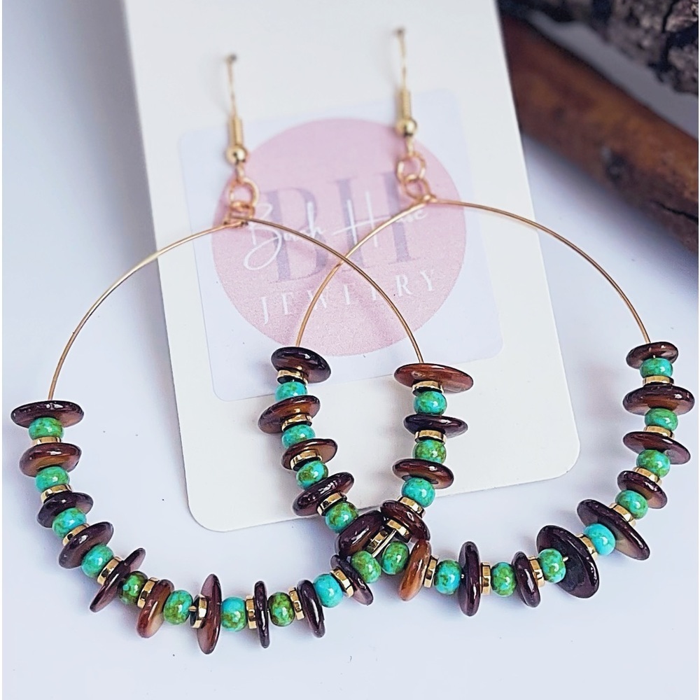 NWT Hamdmade Tribal Waters Turquoise and Amber Beaded Gold Hoop Earrings​